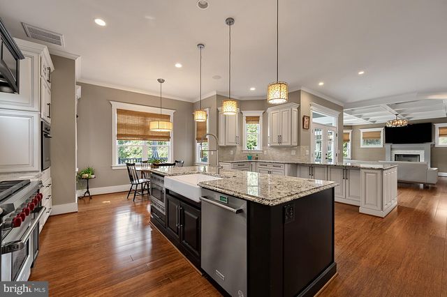 1217 ROSS DR SW, Vienna, VA 22180