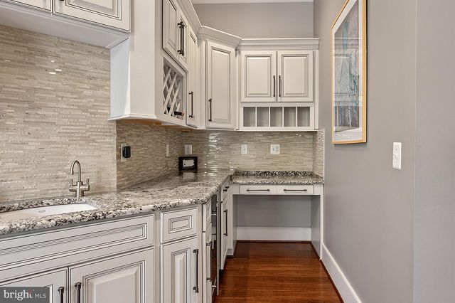 1217 ROSS DR SW, Vienna, VA 22180