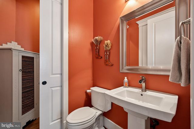 1217 ROSS DR SW, Vienna, VA 22180