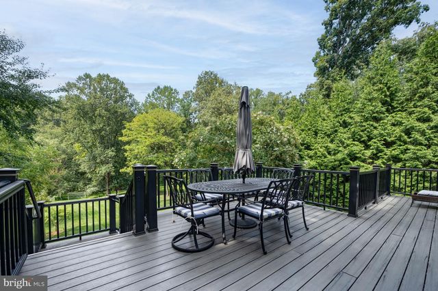 1217 ROSS DR SW, Vienna, VA 22180