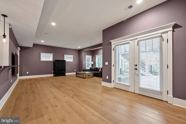 1217 ROSS DR SW, Vienna, VA 22180