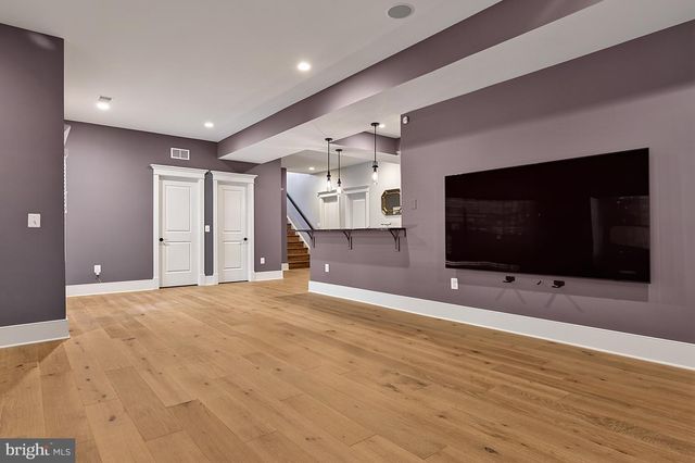 1217 ROSS DR SW, Vienna, VA 22180