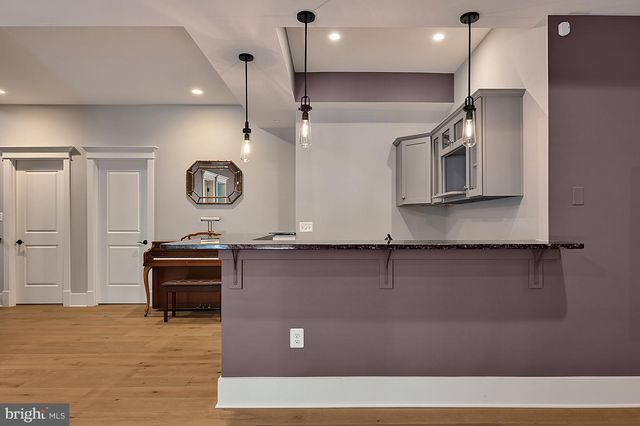 1217 ROSS DR SW, Vienna, VA 22180