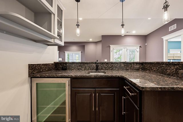 1217 ROSS DR SW, Vienna, VA 22180
