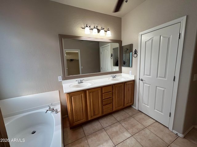2111 E YELLOWSTONE Place, Chandler, AZ 85249