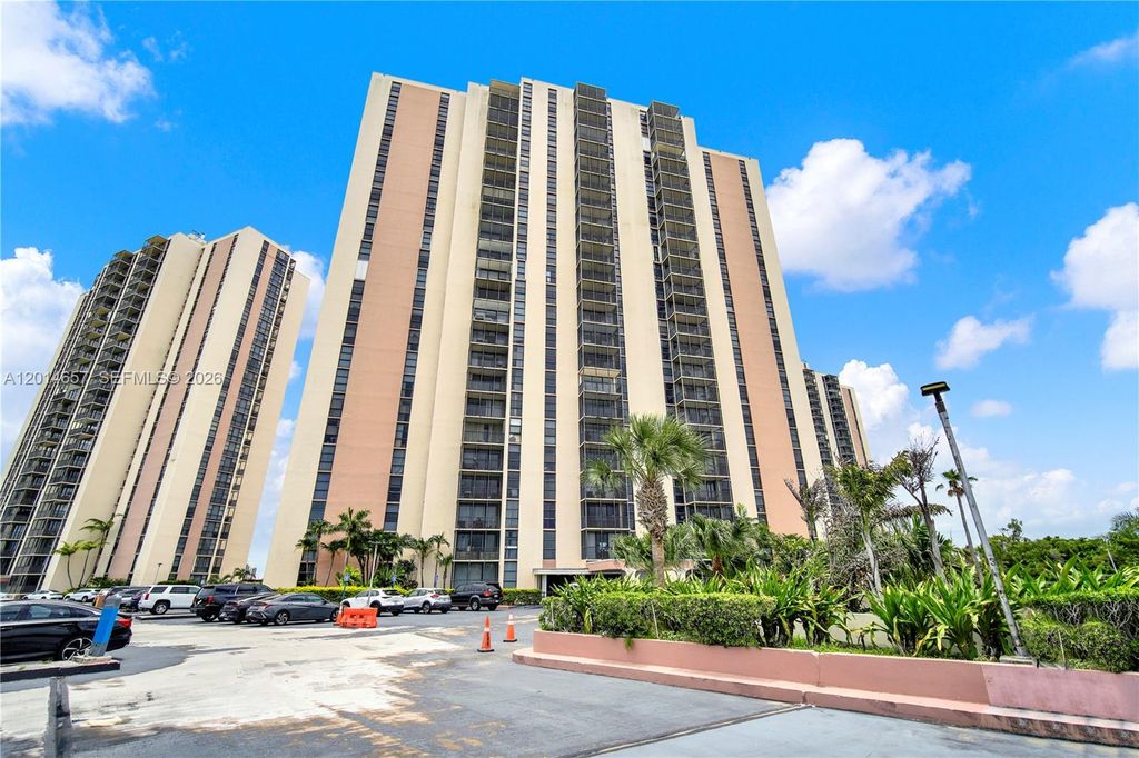 20335 W Country Club Drive 1608, Aventura, FL 33180