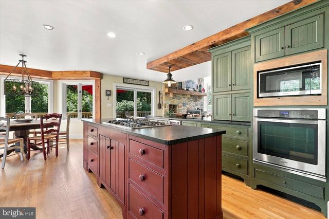 549 PLYMOUTH RD, Gwynedd Valley, PA 19437