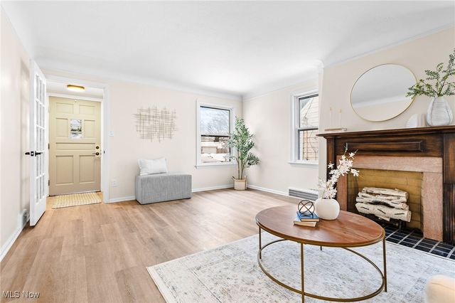 890 E 250th Street, Euclid, OH 44132