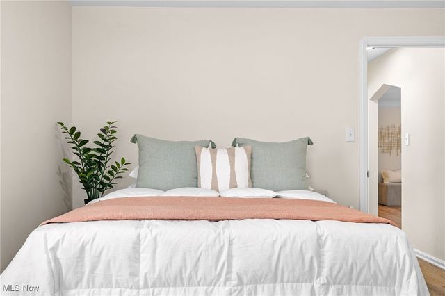 890 E 250th Street, Euclid, OH 44132