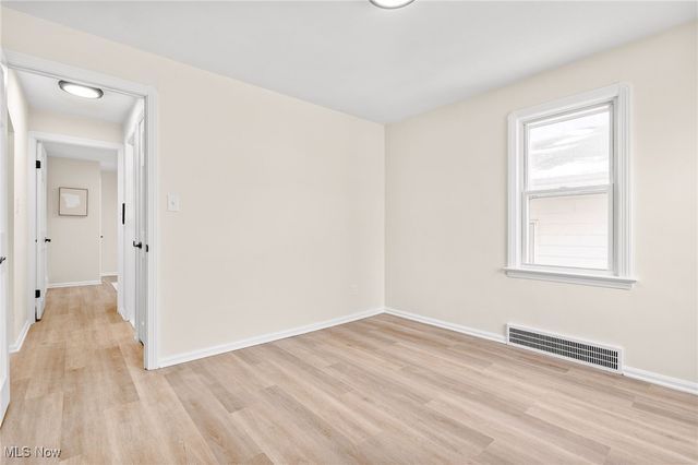 890 E 250th Street, Euclid, OH 44132