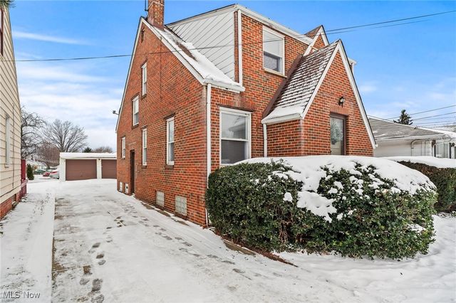 890 E 250th Street, Euclid, OH 44132