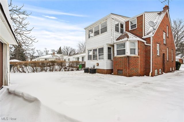 890 E 250th Street, Euclid, OH 44132