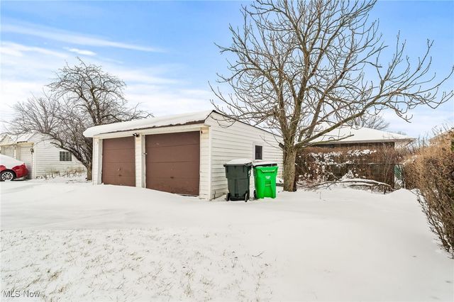 890 E 250th Street, Euclid, OH 44132