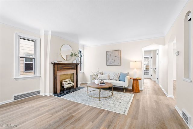 890 E 250th Street, Euclid, OH 44132