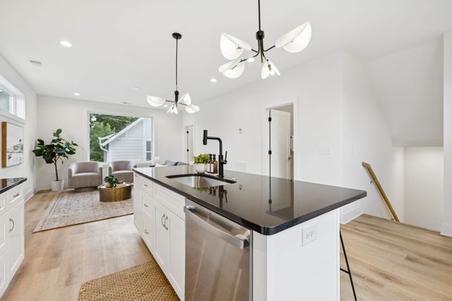 1117B Chester Ave B, Nashville, TN 37206