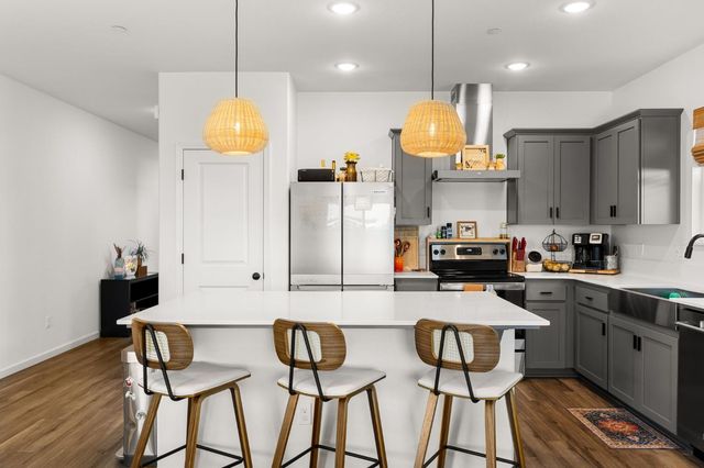 518 Bedfordshire Dr, Patterson, CA 95363