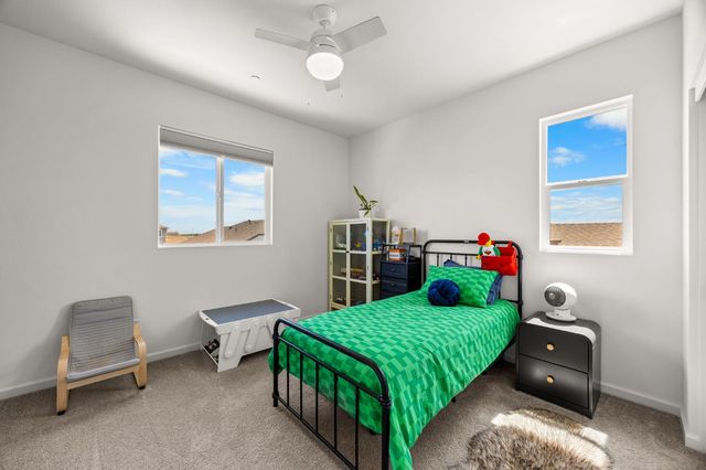 518 Bedfordshire Dr, Patterson, CA 95363