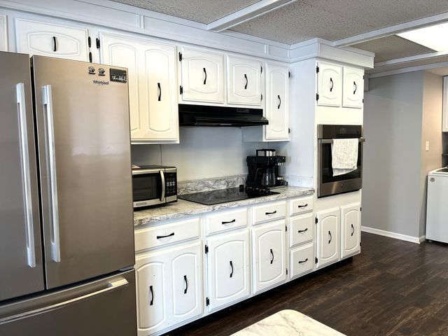 3702 W Amber Lake Drive, Fairmont, MN 56031