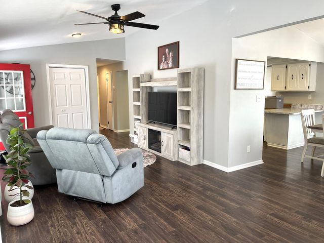 3702 W Amber Lake Drive, Fairmont, MN 56031