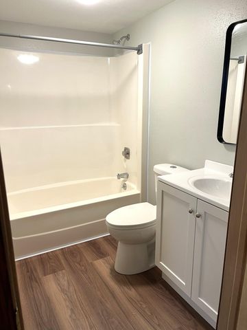 3702 W Amber Lake Drive, Fairmont, MN 56031