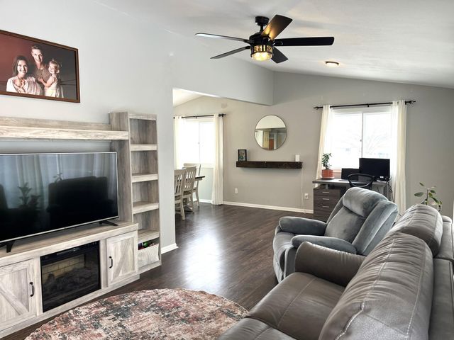 3702 W Amber Lake Drive, Fairmont, MN 56031