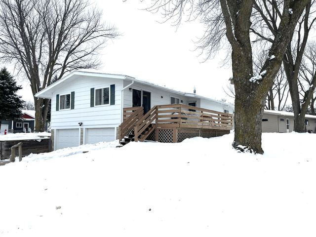 3702 W Amber Lake Drive, Fairmont, MN 56031