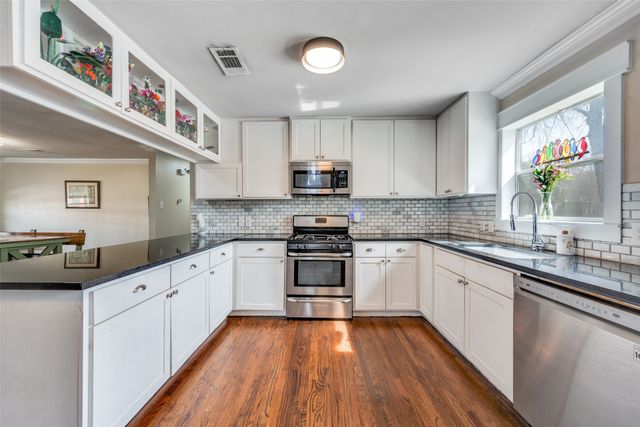 1113 Carlock Street, Fort Worth, TX 76110