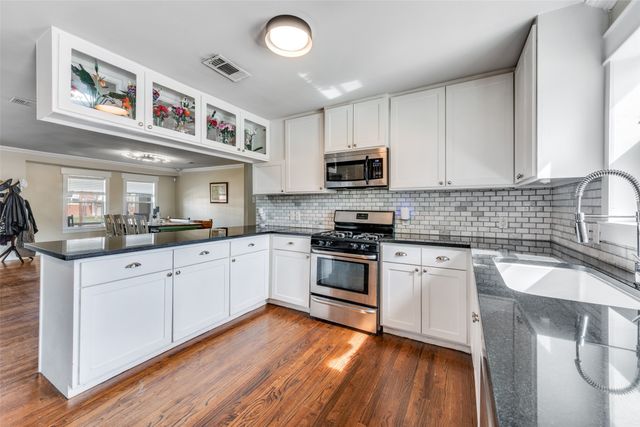 1113 Carlock Street, Fort Worth, TX 76110