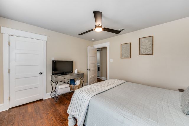 1113 Carlock Street, Fort Worth, TX 76110