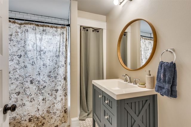 1113 Carlock Street, Fort Worth, TX 76110