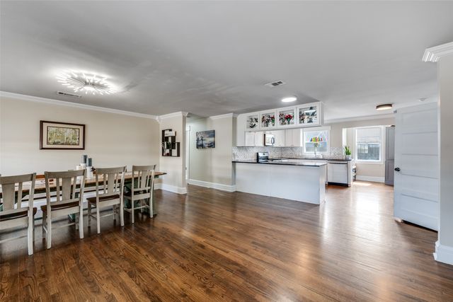 1113 Carlock Street, Fort Worth, TX 76110