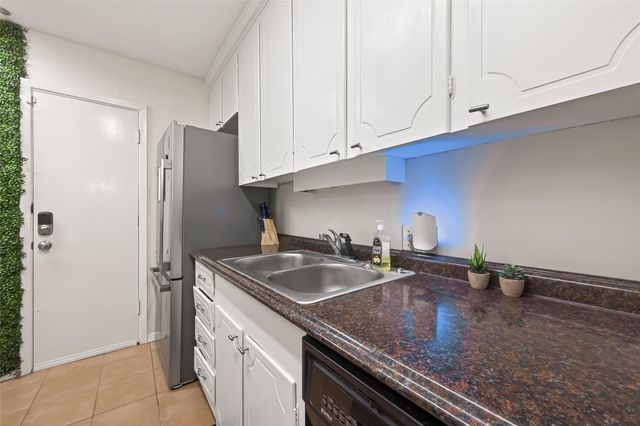 2822 Briarhurst Drive 52, Houston, TX 77057