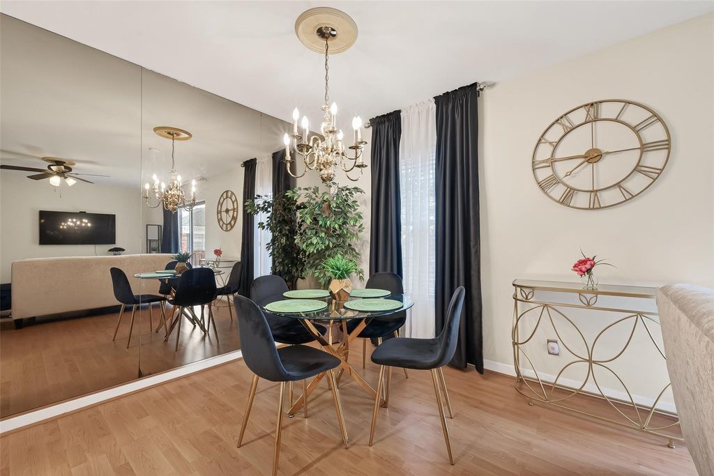 2822 Briarhurst Drive 52, Houston, TX 77057