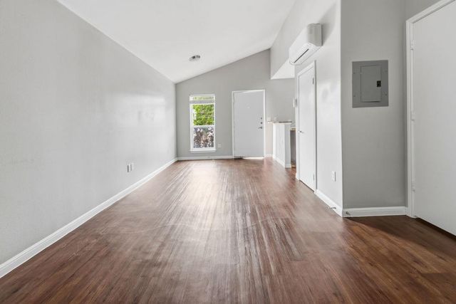 2512 Durwood ST 204, Austin, TX 78704