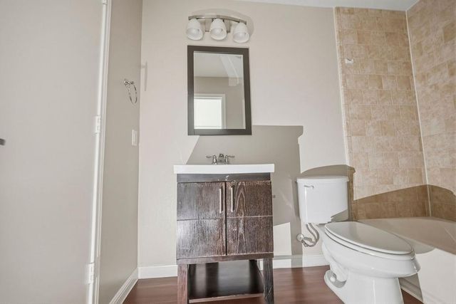 2512 Durwood ST 204, Austin, TX 78704