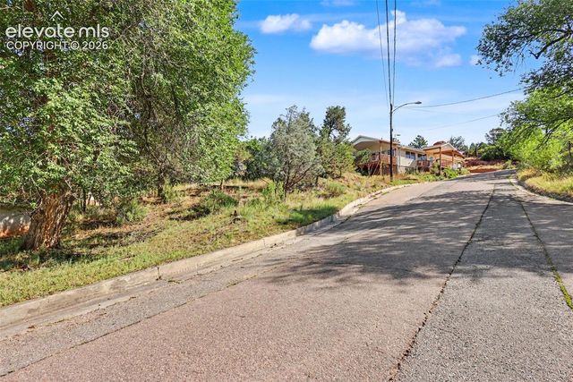 21 Via Sierra Grande NA, Manitou Springs, CO 80829