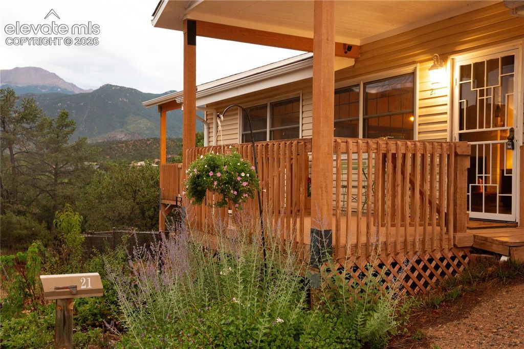 21 Via Sierra Grande NA, Manitou Springs, CO 80829