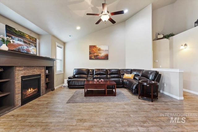 1011 W Riodosa, Meridian, ID 83642