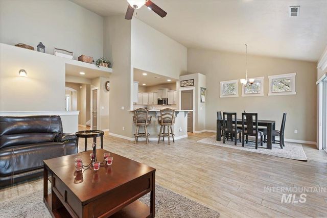 1011 W Riodosa, Meridian, ID 83642