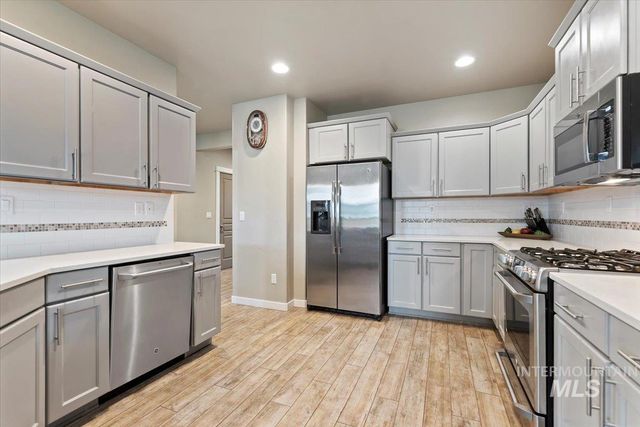 1011 W Riodosa, Meridian, ID 83642