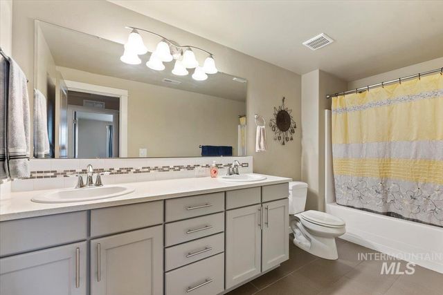 1011 W Riodosa, Meridian, ID 83642