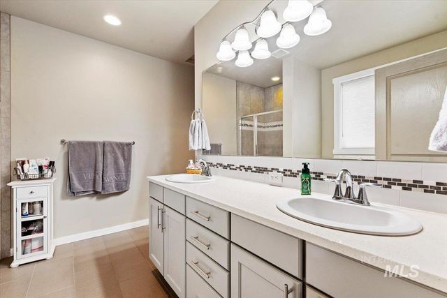 1011 W Riodosa, Meridian, ID 83642