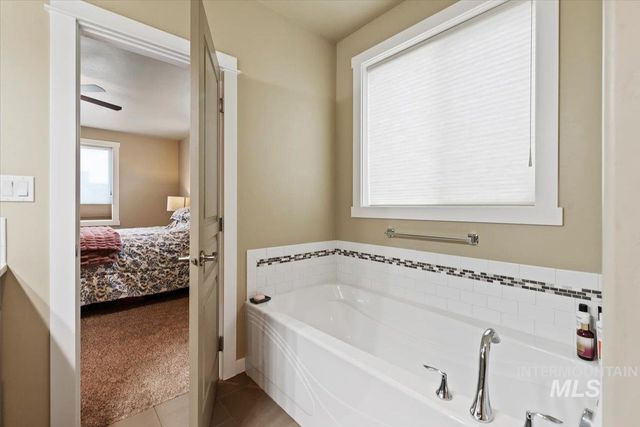 1011 W Riodosa, Meridian, ID 83642