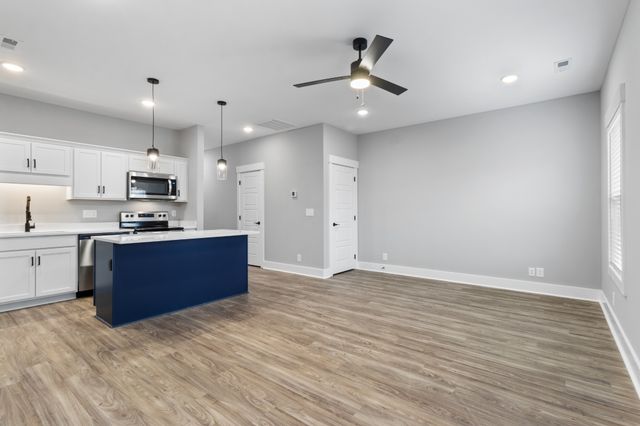 106 Jonathan Wade Circle, Clarksville, TN 37043