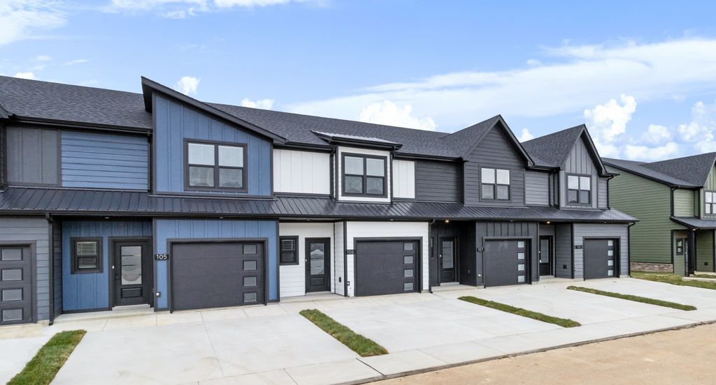 106 Jonathan Wade Circle, Clarksville, TN 37043