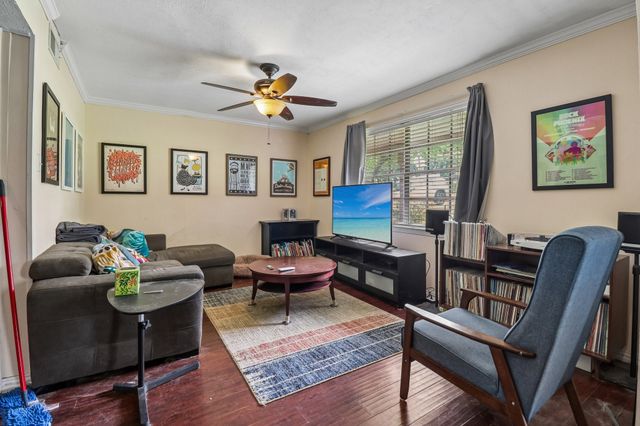 820 N Bowen Road, Arlington, TX 76012