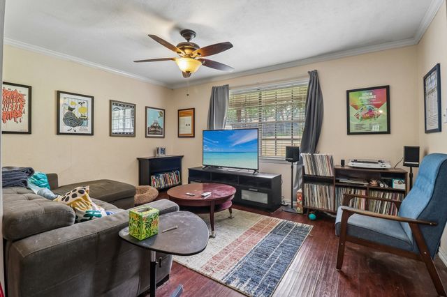 820 N Bowen Road, Arlington, TX 76012