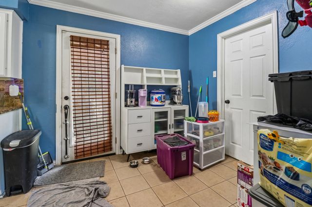 820 N Bowen Road, Arlington, TX 76012