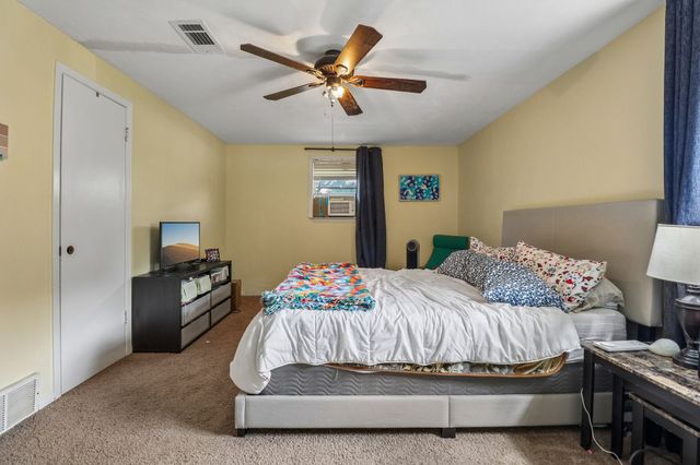 820 N Bowen Road, Arlington, TX 76012
