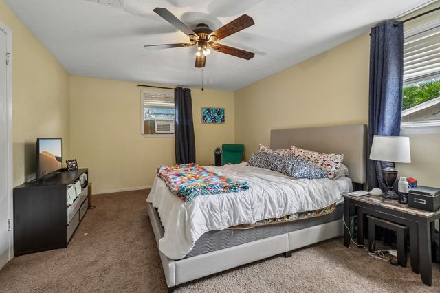 820 N Bowen Road, Arlington, TX 76012